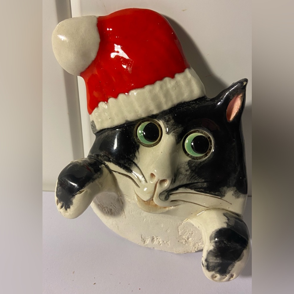 Vintage 1980s 90 Ceramic Cat plaque face
Black White Art Sculpture signed Lee